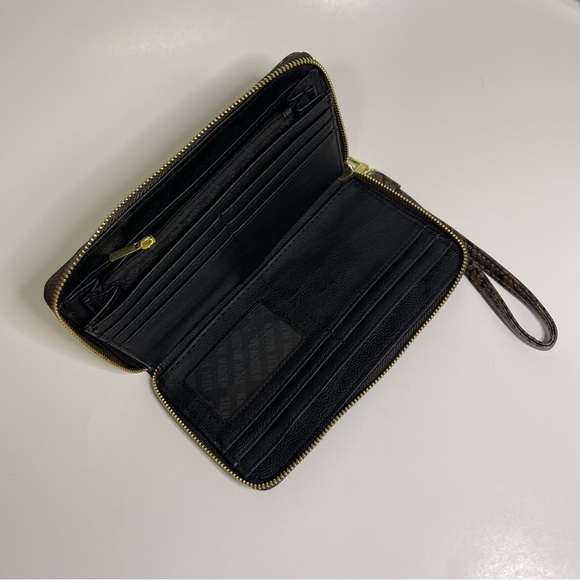 Steve Madden Wallet Large Zip Around Brown Leather Gold Wristlet Wrist Strap - Picture 8 of 11